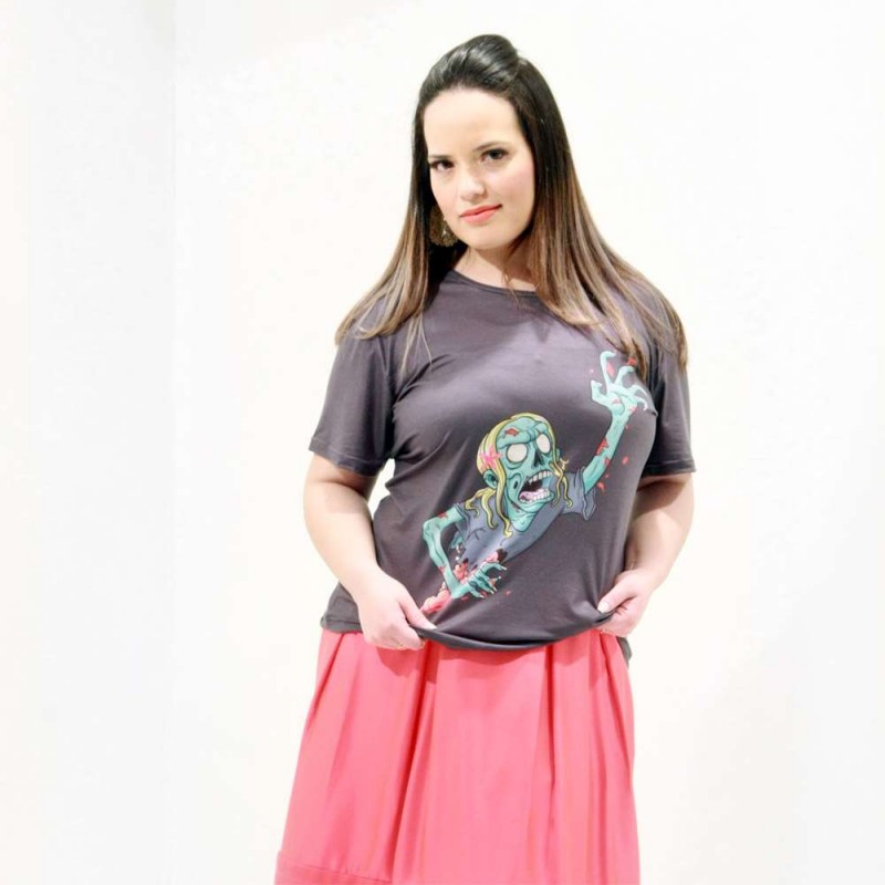 Camiseta Garota Zumbi Plus Size