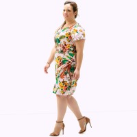 Vestido Recortes Pesponto Plus Size